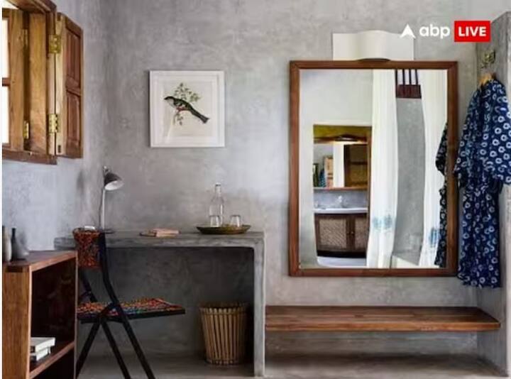 ਵਾਸਤੂ ਸ਼ਾਸਤਰ ਵਿੱਚ ਮੰਨਿਆ ਜਾਂਦਾ ਹੈ ਕਿ ਜੇਕਰ ਸ਼ੀਸ਼ਾ ਟੁੱਟ ਜਾਵੇ ਤਾਂ ਇਸ ਨੂੰ ਜਲਦੀ ਤੋਂ ਜਲਦੀ ਘਰ ਤੋਂ ਬਾਹਰ ਸੁੱਟ ਦੇਣਾ ਚਾਹੀਦਾ ਹੈ। ਇਸ ਤਰ੍ਹਾਂ ਕਰਨ ਨਾਲ ਸ਼ੀਸ਼ੇ ਦੇ ਨਾਲ-ਨਾਲ ਤੁਹਾਡੇ 'ਤੇ ਆਉਣ ਵਾਲੀ ਬੁਰਾਈ ਵੀ ਸ਼ੀਸ਼ੇ ਦੇ ਨਾਲ-ਨਾਲ ਘਰੋਂ ਨਿਕਲ ਜਾਂਦੀ ਹੈ।