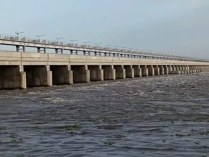 Karur Mayanur Kathavanai Increase in water flow TNN Karur: கரூர் மாயனூர் கதவணையில் நீர்வரத்து அதிகரிப்பு