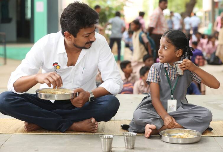Minister Udayanidhi Stalin's surprise inspection at Trichy school with MInister Anbil Udayanidhi Stalin: திருச்சி பள்ளியில் அமைச்சர் உதயநிதி ஸ்டாலின் திடீர் ஆய்வு; அதிகாரிகள் மத்தியில் பரபரப்பு