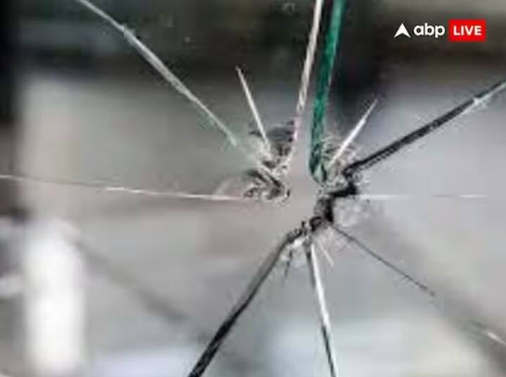 જે લોકો કાચ તૂટવાને અંધશ્રદ્ધા સમજીને અવગણતા હોય છે, તેમના જીવનમાં કેટલીક યા બીજી ઘટનાઓ બને છે જે તેમને નુકસાન પહોંચાડે છે. બીજી તરફ, કેટલાક લોકો તેની સાથે જોડાયેલા શુભ અને અશુભ સંકેતો વિશે વિચારે છે.