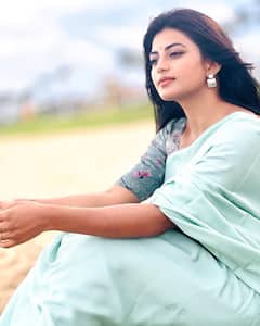 చీరకట్టులో చందమామలా ఆనంది