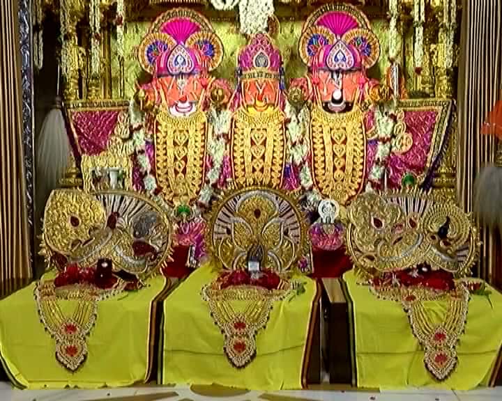 Ahmedabad Rathyatra 2023: Devotees thronged to have darshan of Lord Jagannath's sonavesh Ahmedabad Rathyatra 2023:  ભગવાન જગન્નાથના સોનાવેશના દર્શન કરવા ઉમટ્યાં શ્રદ્ધાળુઓ, સાંજે CM કરશે વિશેષ પૂજા-આરતી