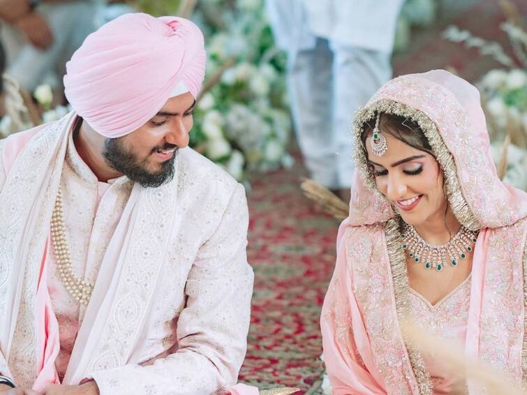 Asees Kaur And Goldie Sohel Share FIRST Wedding Pics, Sonakshi Sinha, Jasmin Bhasin And Others Congratulate The Couple Asees Kaur And Goldie Sohel Share FIRST Wedding Pics: Sonakshi Sinha, Jasmin Bhasin And Others Congratulate The Couple