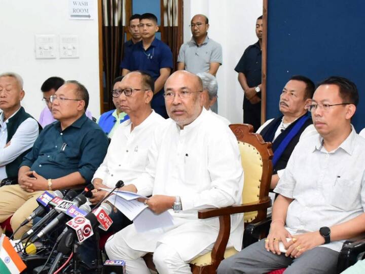 Manipur Violence CM Biren Singh Will Have a review meeting while one soldier injured in Firing Manipur Violence: मणिपुर में गोलीबारी में सेना का जवान घायल, हिंसा पर क्या बोले सीएम बीरेन सिंह?