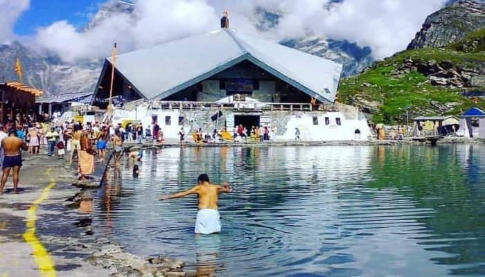 80 thousand pilgrims reached Sri Hemkunt Sahib Despite the bad weather Hemkund Sahib Yatra 2023 : ਖਰਾਬ ਮੌਸਮ ਦੇ ਬਾਵਜੂਦ 80 ਹਜ਼ਾਰ ਤੋਂ ਵੱਧ ਸ਼ਰਧਾਲੂ ਪਹੁੰਚੇ ਸ੍ਰੀ ਹੇਮਕੁੰਟ ਸਾਹਿਬ