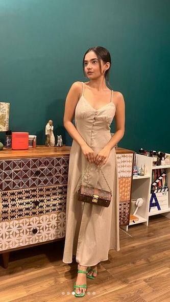 ਅਦਾਕਾਰਾ ਹਰ ਸਮੇਂ ਆਪਣੀ ਬੋਲਡਨੈੱਸ ਨਾਲ ਪ੍ਰਸ਼ੰਸਕਾਂ ਦਾ ਧਿਆਨ ਆਪਣੇ ਵੱਲ ਖਿੱਚਦੀ ਰਹਿੰਦੀ ਹੈ। ਹਾਲਾਂਕਿ ਉਨ੍ਹਾਂ ਦੇ ਪ੍ਰਸ਼ੰਸਕ ਵੀ ਉਨ੍ਹਾਂ ਦੀ ਤਾਰੀਫ ਕਰਦੇ ਨਹੀਂ ਥੱਕਦੇ।