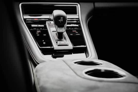 ম্যানুয়াল না কি অটোমেটিক? কোন গাড়িতে বেশি লাভ?