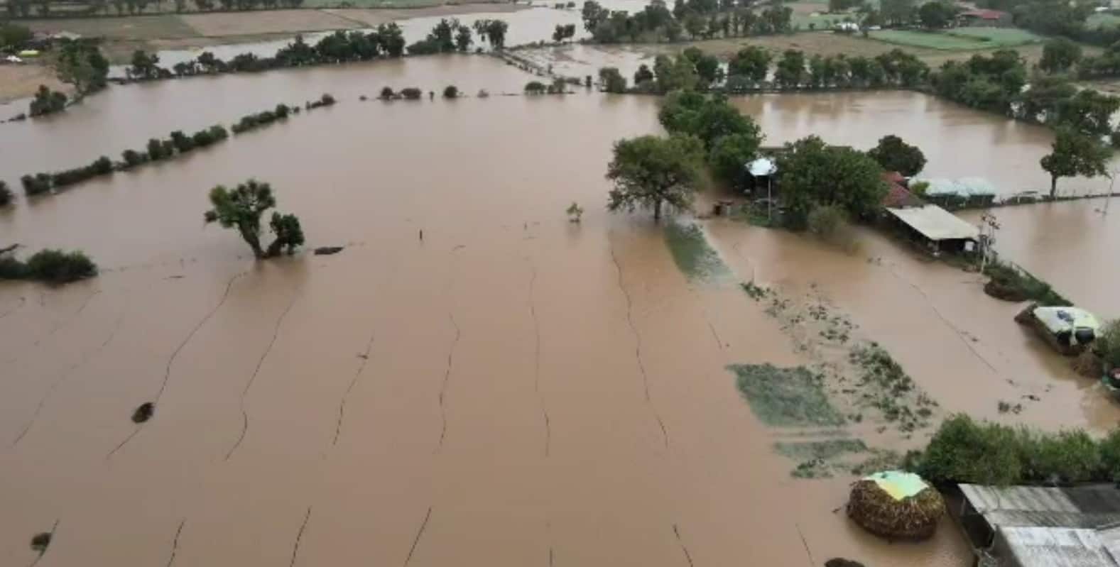 Rain: ભારે વરસાદથી બનાસકાંઠામા તબાહી, અનેક ગામો થયા સંપર્કવિહોણા, બેનાં મોત