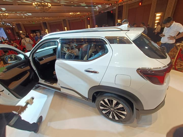 The dual-tone colour scheme, door pad quality is also better than some others. (Photo: Somnath Chatterjee)