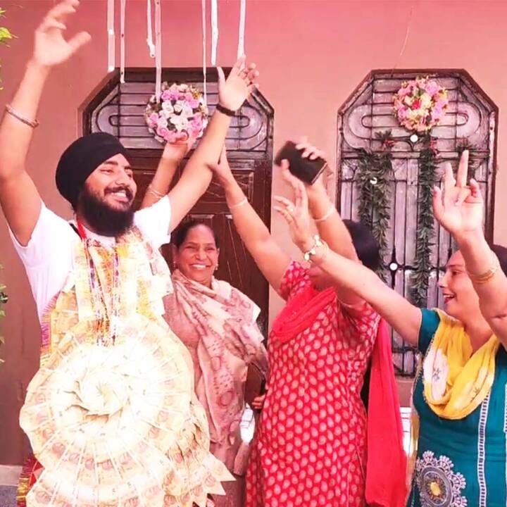 'ਬਹੁਤ ਖੁਸ਼ੀ ਹੁੰਦੀ ਇਹ ਦੇਖ ਕੇ ਕਿ ਗੋਰਿਆਂ ਵਿੱਚ ਇੱਕਲਾ ਸਰਦਾਰ ਮੈਂ ਹਾਂ '