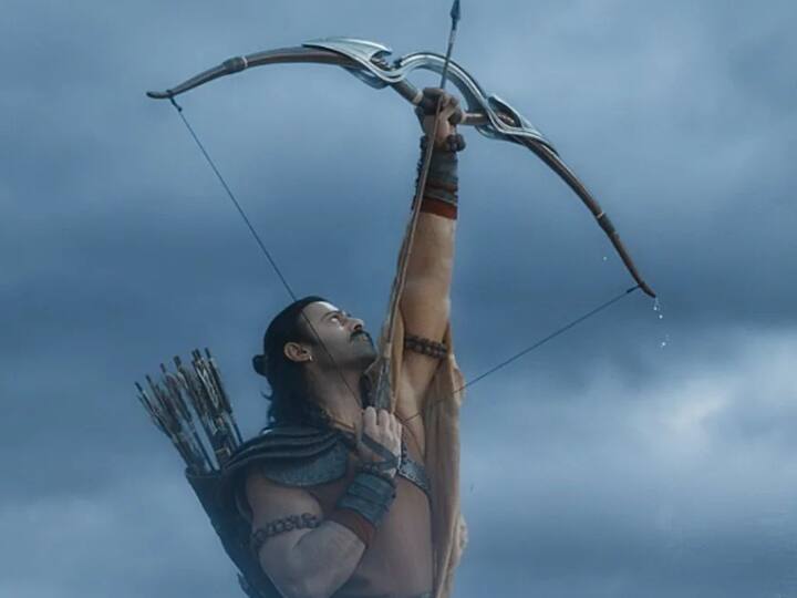 लोगों को इसके VFX तो पहले ही पसंद नहीं आ रहे थे, लेकिन डायलॉग्स ने तो मानो लोगों के गुस्से को और हवा दे दी. फिल्म की हर तरफ काफी आलोचना हो रही है.