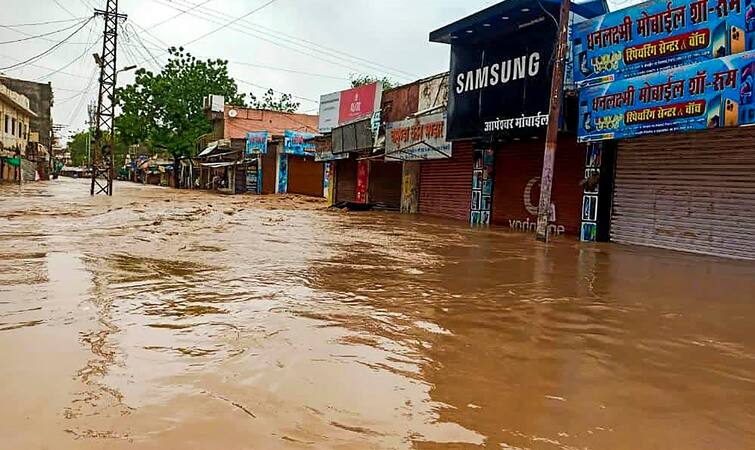 Damage due to Cyclone Biparjoy in Rajasthan, waterlogged in many areas, still very heavy rain forecast રાજસ્થાનમાં બિપરજોયે મચાવી તબાહી, અનેક વિસ્તારોમાં ભરાયા પાણી, હજુ પણ અતિ ભારે વરસાદની આગાહી