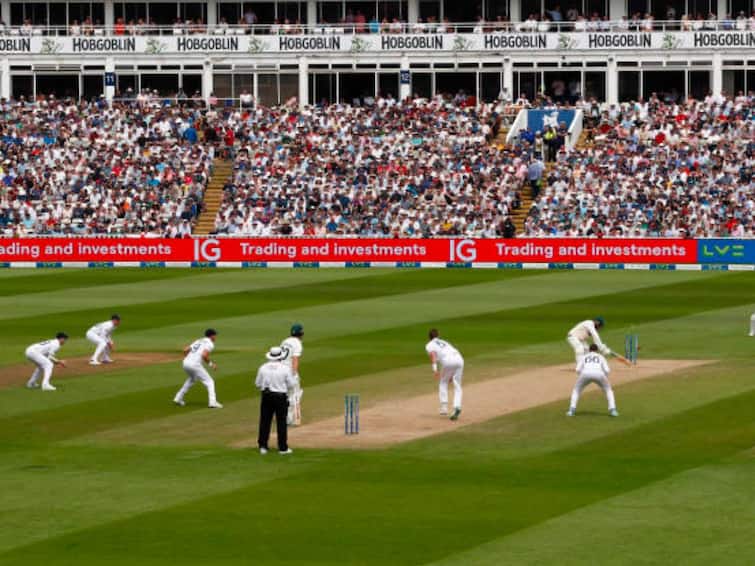 WATCH: England's Unusual Field Set-up To Get Rid Of Usman Khawaja In Ashes Opener Goes Viral WATCH: England's Unusual Field Set-up To Get Rid Of Usman Khawaja In Ashes Opener Goes Viral