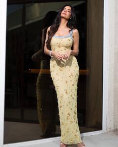 Esha gupta: ઈશા ગુપ્તાનો જોવા મળ્યો ગ્લેમરસ અંદાજ, તસવીરોમાં હોટ ફિગર જોઈ ચાહકો દંગ