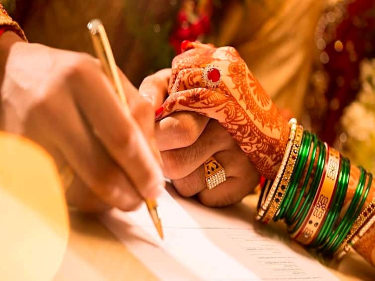 Uttarakhand High Court Allows Married Lady To Stay With 'Friend', Declines Habeas Corpus Plea Moved By Husband Uttarakhand High Court: திருமணம் ஆனாலும் பரவாயில்லை..! காதலருடன் தங்க பெண்ணுக்கு அனுமதி அளித்த நீதிமன்றம்