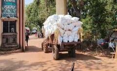 धान खरेदी केंद्रावर सुविधांपेक्षा अडचणी अधिक; थम मशीनमध्ये तांत्रिक अडचणी, शेतकऱ्यांना नोंदणीसाठी विलंब