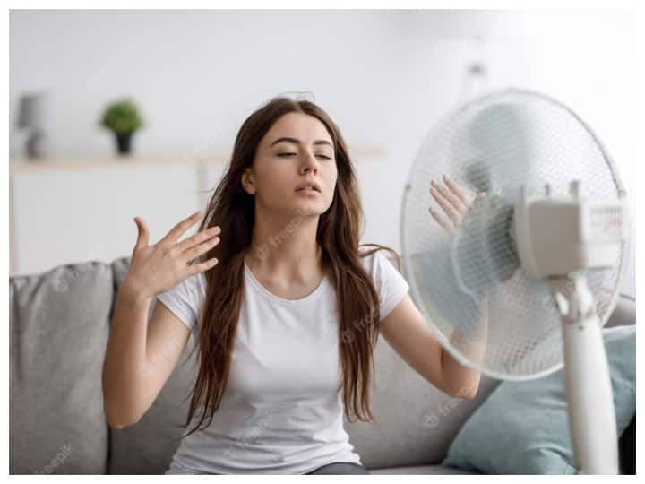 reason why we should not sleep in fan on hot weather it worsen the health condition रातभर पंखा चलाकर सोने से सेहत पर कैसे पड़ता है बुरा असर? जानिए क्या कहते हैं एक्सपर्ट्स