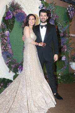 इवनिंग गाउन पहन परी बन पहुंचीं देओल परिवार की नई बहू दृशा तो Karan Deol भी दिखे हैंडसम, ऐसा रहा रिसेप्शन में न्यूली वेड कपल का लुक