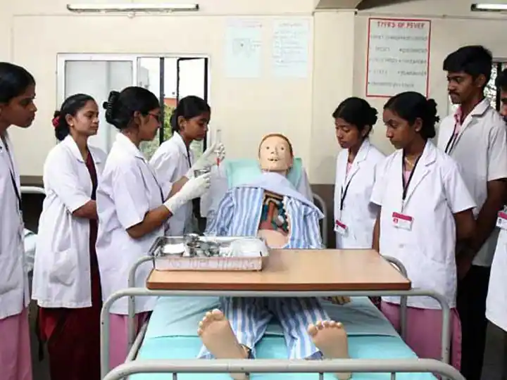 Paramedical Courses Admission: பி.எஸ்சி., பி.ஃபார்ம் உள்ளிட்ட துணை மருத்துவப் படிப்புகளில் சேர இன்று முதல் விண்ணப்பிக்கலாம்- எப்படி? விவரம்