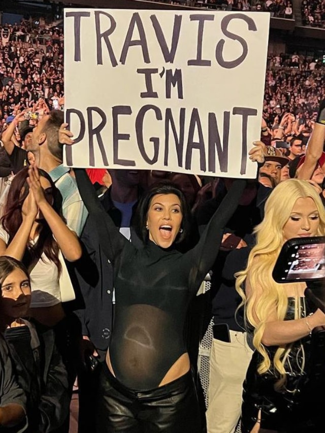 Kourtney Kardashian Announces Pregnancy At Travis Barker Concert 