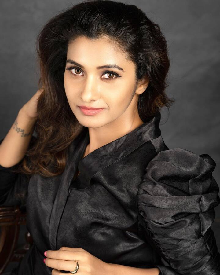 ప్రియా భవాని శంకర్ అందమైన ఫోటోలు