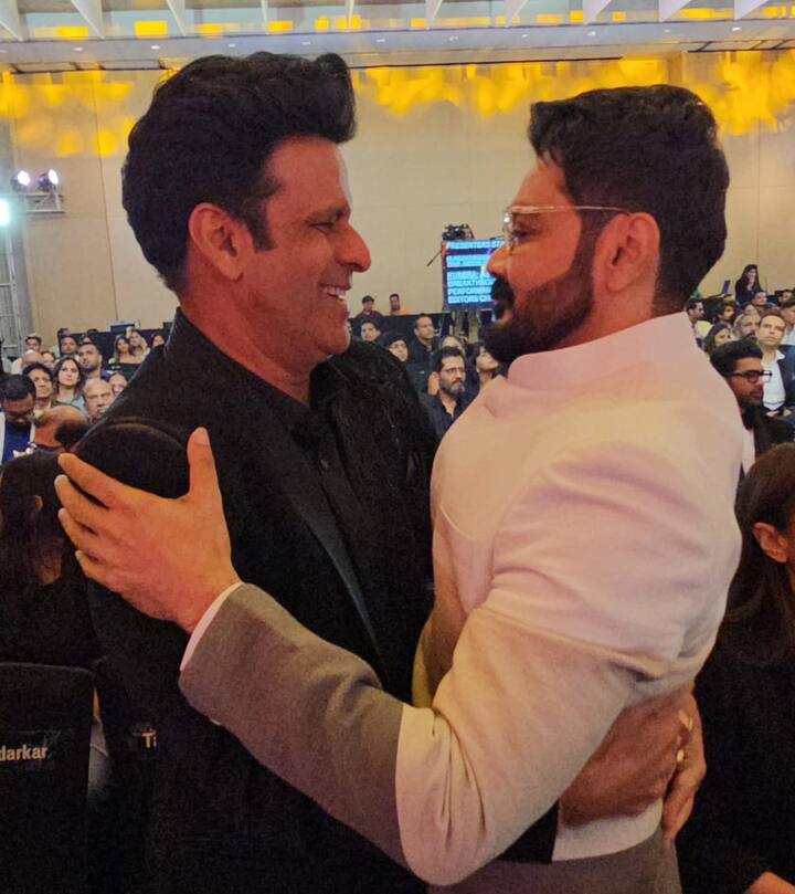 অনেকেই সোশ্যাল মিডিয়ায় এই ছবি দেখে প্রশ্ন করেছেন, এবার কি বলিউডেই বেশি দেখা যাবে প্রসেনজিৎকে? সেই উত্তর না পাওয়া গেলেও এটুকু বলা যায়, টলিউডেও আপাতত একাধিক কাজে দেখা যেতে চলেছে প্রসেনজিৎকে।