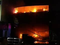 Chandrapur Fire : आगीत चंद्रपुरातील तीन मजली कपड्याचं दुकान खाक, कोट्यवधींचं नुकसान