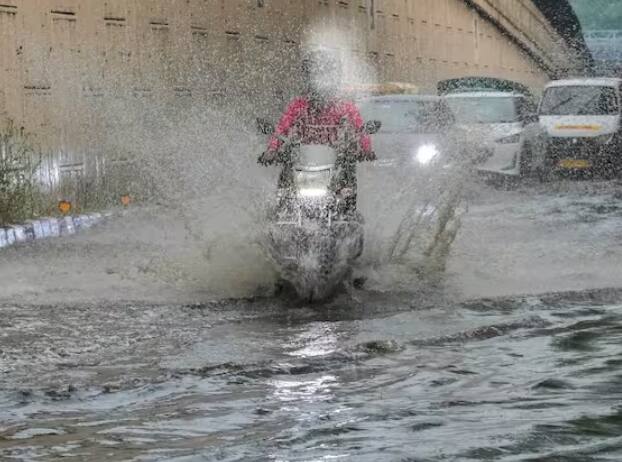 20 ਜੂਨ ਨੂੰ ਪੂਰਬੀ ਮੱਧ ਪ੍ਰਦੇਸ਼, ਤਾਮਿਲਨਾਡੂ, ਮਿਜ਼ੋਰਮ ਅਤੇ ਤ੍ਰਿਪੁਰਾ, ਉੱਤਰ-ਪੂਰਬੀ ਰਾਜਸਥਾਨ, ਅਸਾਮ ਅਤੇ ਮੇਘਾਲਿਆ ਵਿੱਚ ਹਲਕੀ ਤੋਂ ਭਾਰੀ ਬਾਰਿਸ਼ ਹੋਣ ਦੀ ਸੰਭਾਵਨਾ ਹੈ। ਦੂਜੇ ਪਾਸੇ 21 ਜੂਨ ਨੂੰ ਤਾਮਿਲਨਾਡੂ, ਉੱਤਰ-ਪੂਰਬੀ ਰਾਜਸਥਾਨ, ਦੱਖਣ-ਪੱਛਮੀ ਉੱਤਰ ਪ੍ਰਦੇਸ਼, ਅਰੁਣਾਚਲ ਪ੍ਰਦੇਸ਼, ਅਸਾਮ, ਮੇਘਾਲਿਆ, ਬਿਹਾਰ, ਝਾਰਖੰਡ, ਉਪ-ਹਿਮਾਲੀਅਨ ਪੱਛਮੀ ਬੰਗਾਲ ਅਤੇ ਸਿੱਕਮ ਵਿੱਚ ਮੀਂਹ ਪੈਣ ਦੀ ਸੰਭਾਵਨਾ ਹੈ। ਬਿਹਾਰ, ਝਾਰਖੰਡ, ਓਡੀਸ਼ਾ ਅਤੇ ਸਿੱਕਮ ਵਿੱਚ 22 ਜੂਨ ਨੂੰ ਵੀ ਬਾਰਸ਼ ਜਾਰੀ ਰਹਿ ਸਕਦੀ ਹੈ।