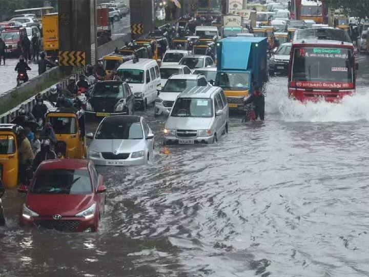 Due to continuous rain in Chennai, there is heavy traffic jam in various parts of the city. Chennai Traffic: எண்டே இல்லாமல் பெய்யும் மழை.. சென்னையில் கடும் போக்குவரத்து நெரிசல்.. ஸ்தம்பித்த மக்கள்..!