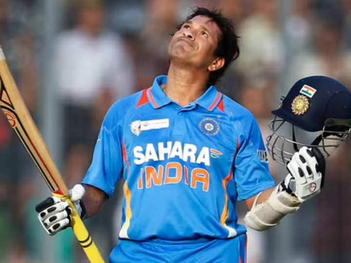 Sachin Tendulkar statue inside Wankhede Stadium Mumbai to be inaugurated ahead of India vs Sri Lanka World Cup match CM Eknath Shinde Devendra Fadnavis वानखेडेवर 'क्रिकेटचा देव' अवतरणार! 10 फूट उंची, 4 फुटांची बॅट, तर जगाची झलक असलेला बॉल; आज सचिनच्या पूर्णाकृती पुतळ्याचं अनावरण