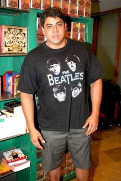 Bigg Boss OTT 2: कौन हैं शो के कंटेस्टेंट Cyrus Broacha? | ENT LIVE