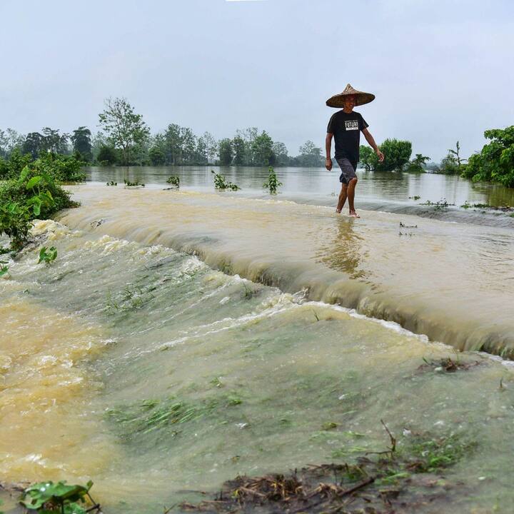 এই মর্মে 'লাল সতর্কতা'জারি করা হয়েছে। ফলে, নতুন করে আতঙ্ক দানা বাঁধছে।
