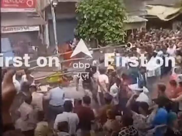 Jagannath Rath Yatra 2023 11 Injured After Third Floor Balcony Collapses During festival celebration Ahmedabad ਅਹਿਮਦਾਬਾਦ 'ਚ ਭਗਵਾਨ ਜਗਨਨਾਥ ਦੀ ਰੱਥ ਯਾਤਰਾ ਦੌਰਾਨ ਵਾਪਰਿਆ ਹਾਦਸਾ, ਇਮਾਰਤ ਦੀ ਬਾਲਕੋਨੀ ਟੁੱਟੀ, 1 ਦੀ ਮੌਤ