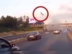 Shocking Video: ਭਿਆਨਕ ਹਾਦਸਾ! ਹਵਾ 'ਚ ਉਛਲ ਗਿਆ ਕਾਰ 'ਚ ਬੈਠੇ ਵਿਅਕਤੀ, ਸਿਰ ਦੇ ਭਾਰ ਜ਼ਮੀਨ 'ਤੇ ਡਿੱਗਿਆ, ਵੀਡਿਓ ਦੇਖ ਕੇ ਕੰਬ ਜਾਏਗੀ ਰੂਹ