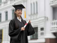 Education Loan: हायर एजुकेशन के लिए लेना चाहते हैं लोन? आपको ये सब चीजें जान लेनी चाहिए