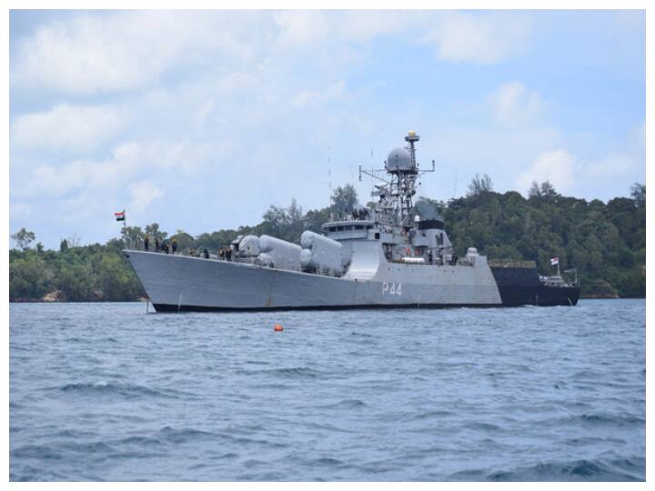 India will gift missile warship INS Kirpan to Vietnam defence minister Rajnath Singh amid China aggression south china sea India-Vietnam Relations: चीन के मोर्चे पर बड़ा कदम- वियतनाम को मिसाइल युद्धपोत 'INS कृपाण' गिफ्ट में देगा भारत