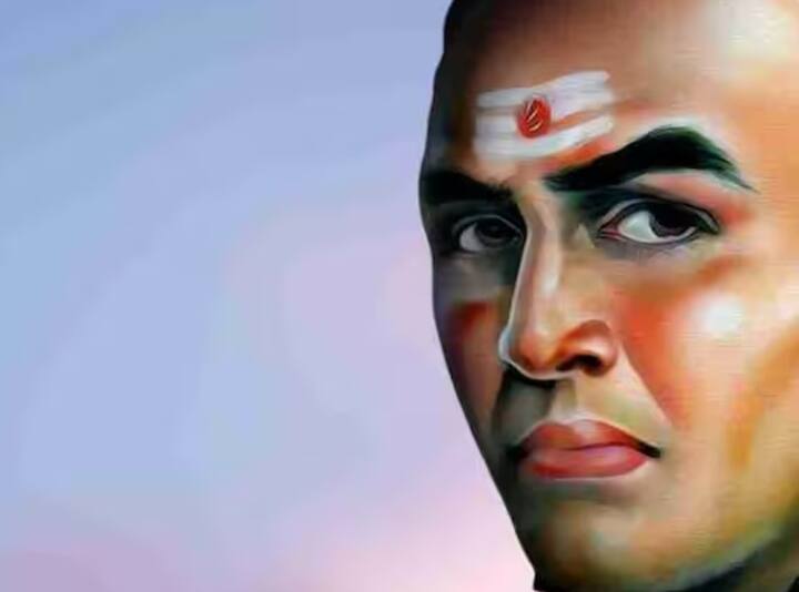 ਚਿੰਤਾ ਜਾਂ ਚਿੰਤਨ - ਚਾਣਕਯ ਦੀ ਨੀਤੀ ਦੇ ਅਨੁਸਾਰ, ਸਫਲ ਲੋਕ ਹਮੇਸ਼ਾ ਆਪਣੇ ਵਰਤਮਾਨ ਦੇ ਹਰ ਪਲ ਦੀ ਸਹੀ ਵਰਤੋਂ ਕਰਕੇ ਅੱਗੇ ਵਧਦੇ ਹਨ। ਅਜਿਹੀ ਸਥਿਤੀ ਵਿੱਚ ਅਤੀਤ ਤੋਂ ਸਬਕ ਲੈ ਕੇ ਭਵਿੱਖ ਦੀ ਚਿੰਤਾ ਨਾ ਕਰੋ।