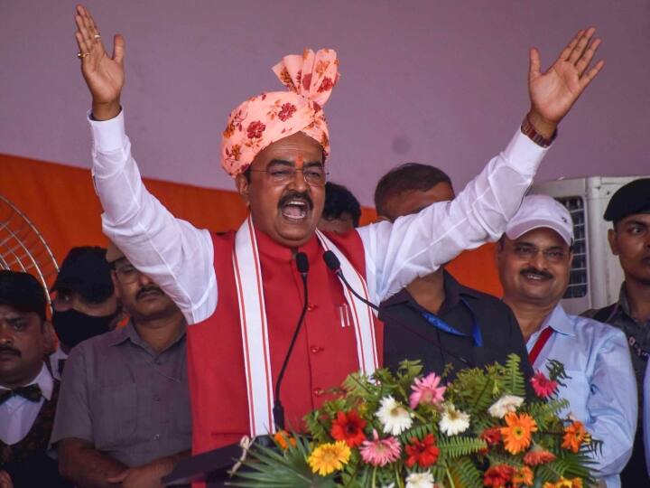 Deputy CM Keshav Prasad Maurya Attacks On SP Chief Akhilesh Yadav BSP Mayawati Congress in Jalaun UP Politics: डिप्टी सीएम केशव प्रसाद मौर्य का अखिलेश यादव पर बड़ा हमला, कहा- 'सपा गुंडों की पार्टी, इसको समाप्त करना है'