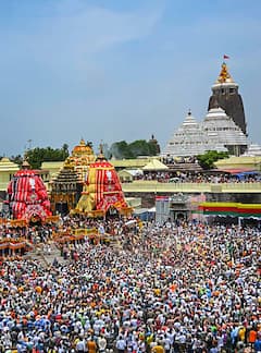 রথের রশিতে পড়ল টান, সারা পুরী বলে উঠল 'জয় জগন্নাথ' ! দেখুন উৎসবের নীলাচলের ছবি