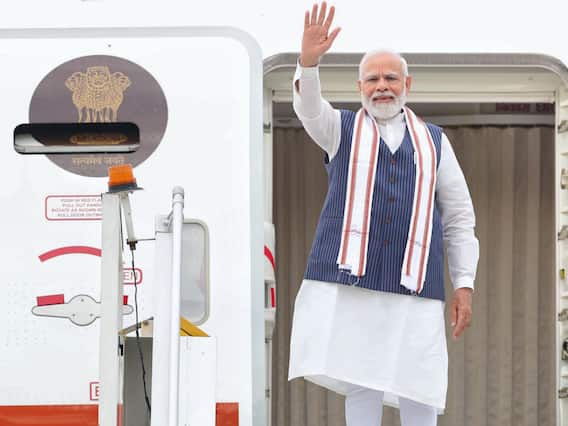 MP Politics: अब तीन की जगह पांच मंत्री करेंगे पीएम नरेंद्र मोदी की मध्य प्रदेश में आगवानी, इन मंत्रियों का नाम जोड़ा गया MP Politics: अब तीन की जगह पांच मंत्री करेंगे पीएम नरेंद्र मोदी की मध्य प्रदेश में आगवानी, इन मंत्रियों का नाम जोड़ा गया