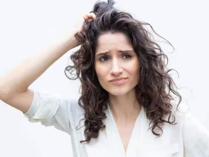 How To Get Rid Of Lice And Take Care Of Your Hair From Lice Know The Details News Marathi Hair Care : केसात उवा कशामुळे होतात? कशी काळजी घ्यावी? वाचा सविस्तर