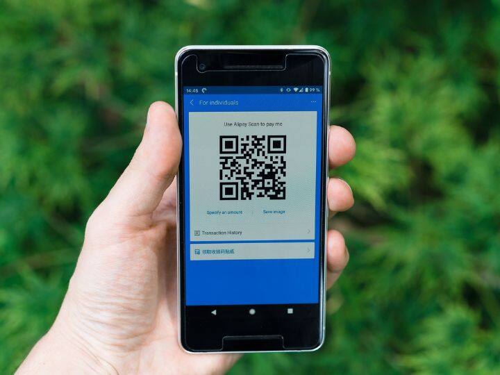 रोज स्कैन कर के पेमेंट करते हैं, लेकिन क्या जानते हैं QR Code काम कैसे करता है?