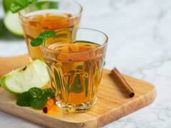 Mint and Ginger Iced Tea: बदलते मौसम में खुद को रखना चाहते हैं हर बीमारी से सुरक्षित, तो यह डिटॉक्स ड्रिंक जरूर आजमाएं