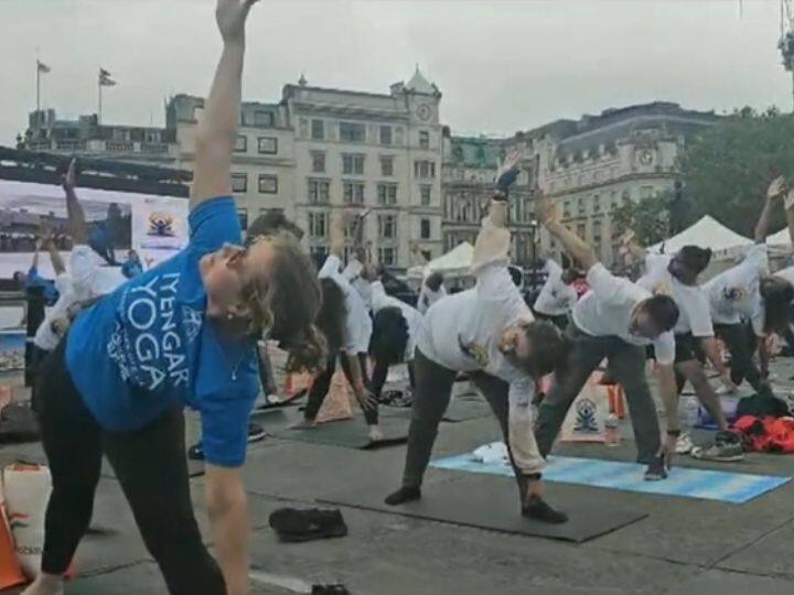 International Yoga Day 2023: सेंट्रल लंदन में लोगों ने किया योग, भारत के उच्चायुक्त और अमीश त्रिपाठी ने भी लिया भाग