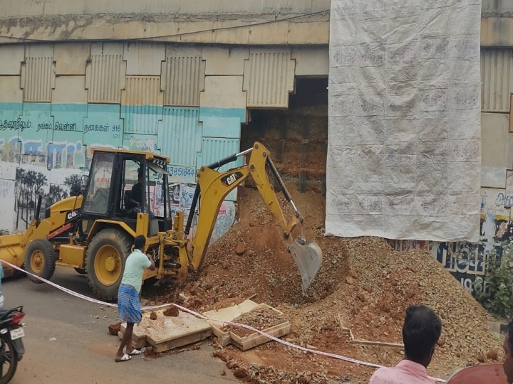 தஞ்சை மாவட்டம் செங்கிப்பட்டியில் மேம்பாலம் பக்கவாட்டு சுவர் சரிந்து விழுந்ததால் பெரும் பரபரப்பு