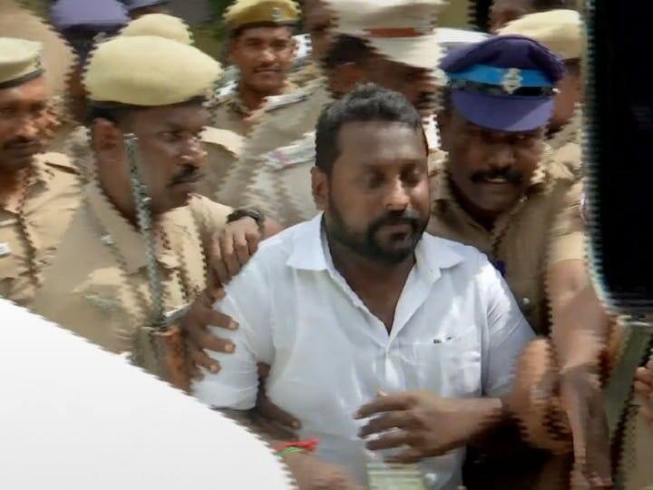 District Court orders BJP State Secretary S.G. Surya to grant conditional bail TNN Madurai: “ஆளும்கட்சிக்கு நாளைக்கு இருக்கிறது, நாளை கிழித்து தொங்கவிடுவேன்” - எஸ்.ஜி.சூர்யா மிரட்டலால் பரபரப்பு