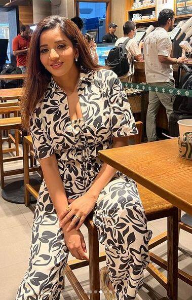 ਕੋ-ਆਰਡ ਸੈੱਟ 'ਚ ਮੋਨਾਲੀਸਾ ਨੇ ਫਲਾਂਟ ਕੀਤੇ ਕਰਵਜ਼