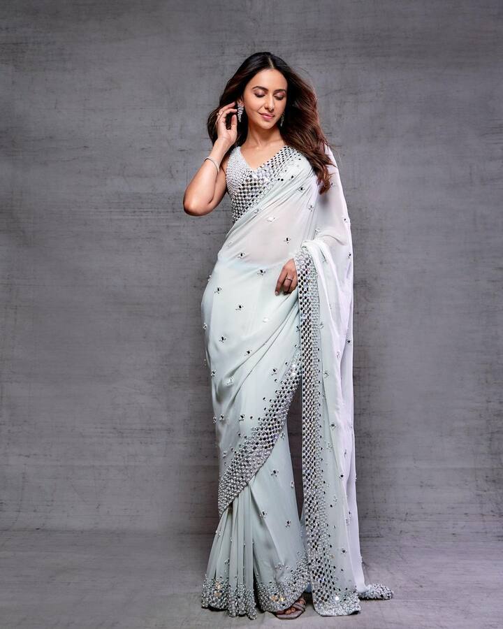 రీసెంట్ గా ‘ఛత్రివాలీ‘ సినిమాతో ప్రేక్షకులను ఆకట్టుకుంది. Photo Credit: Rakul Singh/Instagram