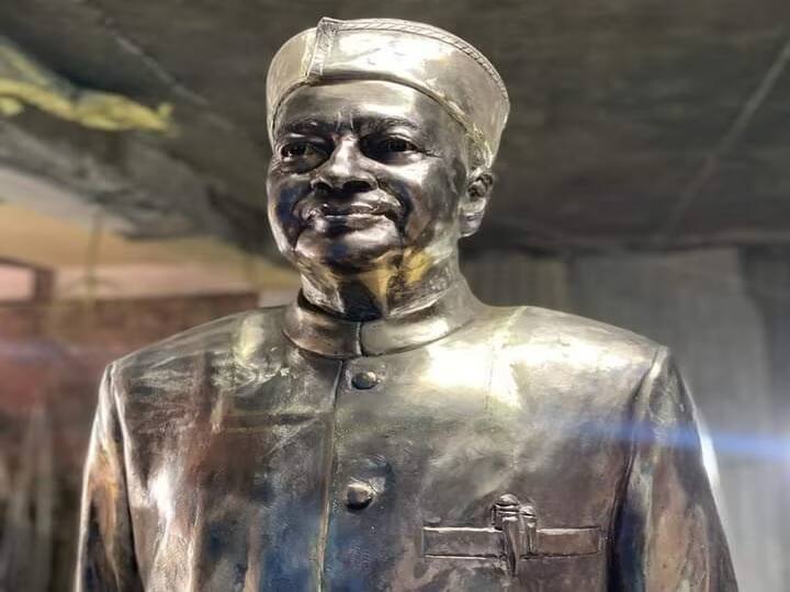 Vibhadra Singh statue to be established in sainj on his birthday ann Himachal Pradesh News: शिमला के सैंज में स्थापित होगी वीरभद्र सिंह की प्रतिमा, सामने आया फर्स्ट लुक