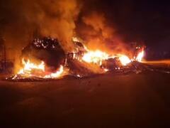 तीन वाहनो में भिड़ंत के बाद लगी भीषण आग, गाड़ियां जलकर हुईं खाक, नेशनल हाईवे में लगा लंबा जाम